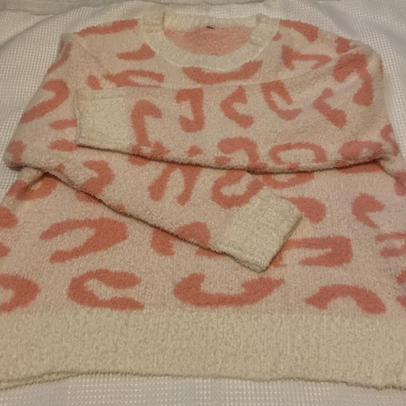 Two piece/loungewear NWOT - Picture 2 of 3